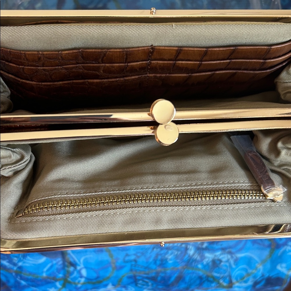 G.I.L.I. Brown Crocodile-Embossed leather Clutch - Picture 12 of 15